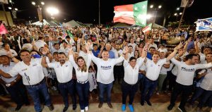 Barrera Concha se comprometió a que en todos los municipios yucatecos podrán promover sus negocios mediante exposiciones en Mérida y en todo el estado.