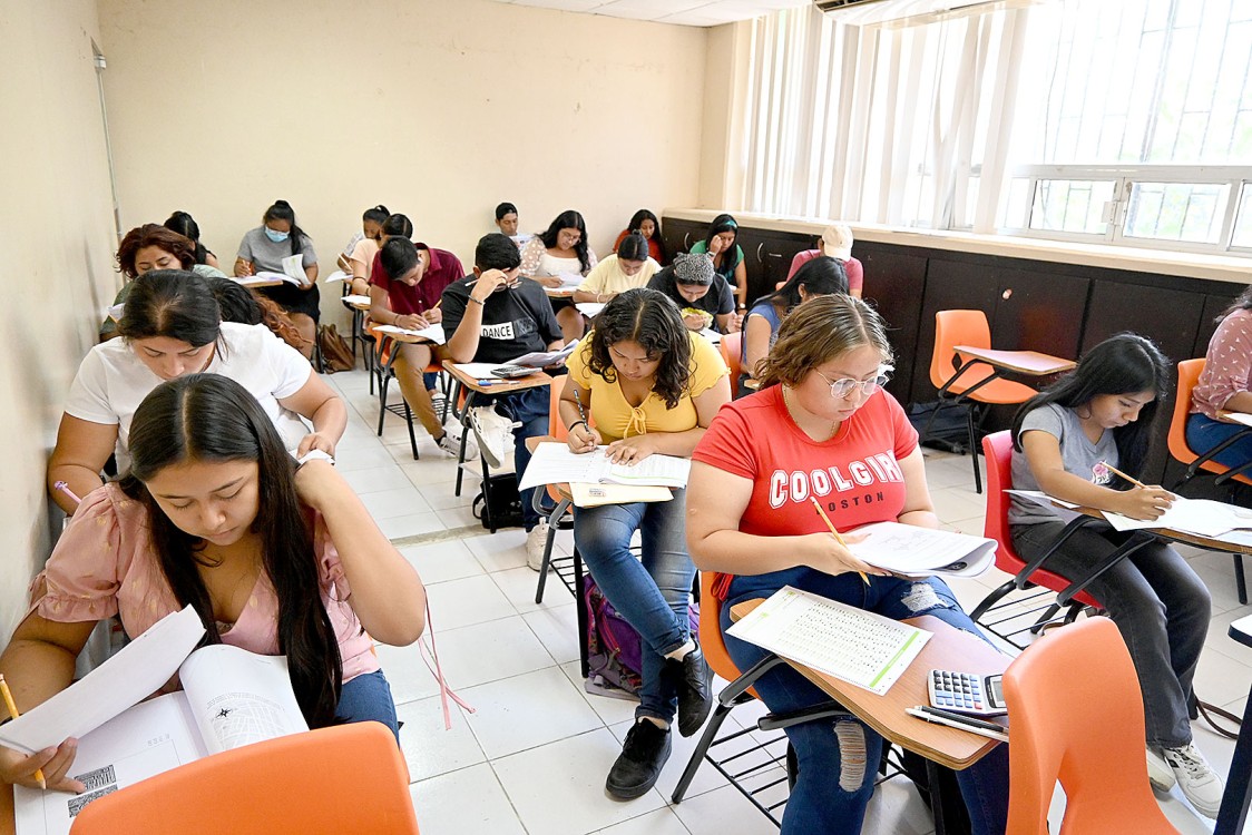 La Utcam entrega fichas a estudiantes