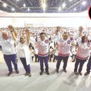 Ayudar a los de abajo: May