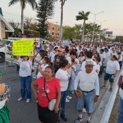 Mega marcha en Campeche