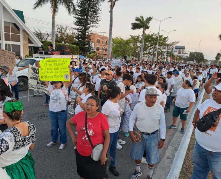 Mega marcha en Campeche