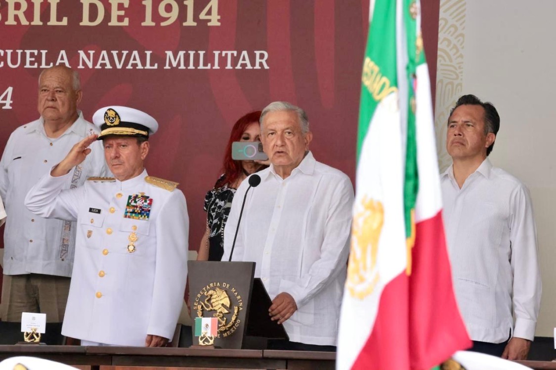 Multitudinaria Recepción a López Obrador en Veracruz en su Última Visita Presidencial
