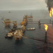 Plataformas petroleras sin mantenimiento por poca producción