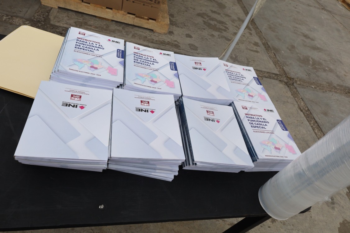 IEPCT entregó material electoral sin emblemas al INE