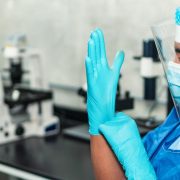 Urgente cerrar las brechas en salud pública a través de acciones contundentes