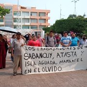 Manifestación de trabajadores de la Junta Municipal de Atasta