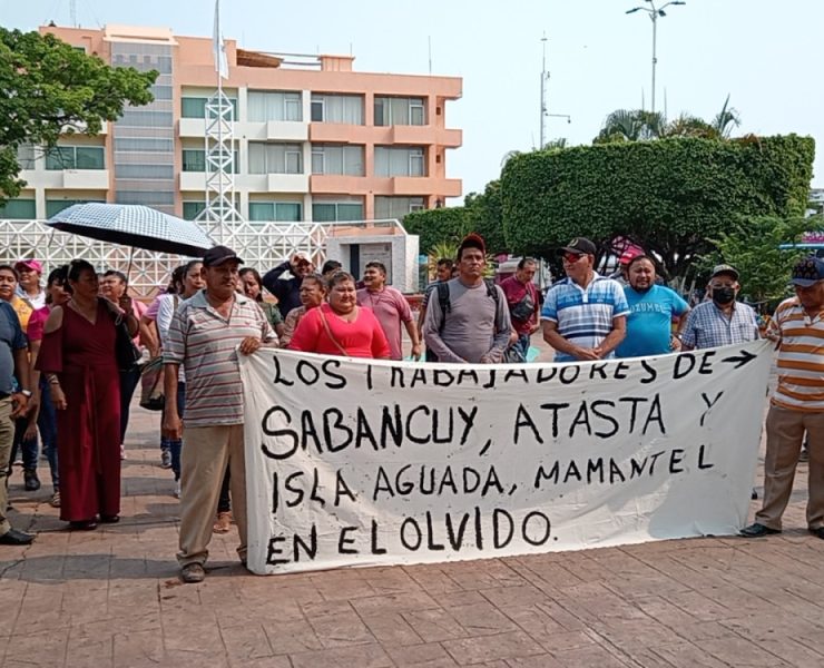Manifestación de trabajadores de la Junta Municipal de Atasta