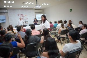 Vida Gómez herrera candidata a la Gobernatura de Yucatán, propone que los derechos humanos serán base de las políticas públicas.