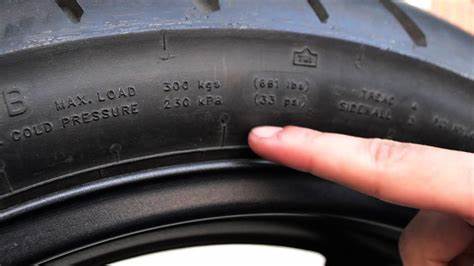 ¿Cuánta presión de aire lleva una llanta?