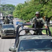 Tres detenidos en Tabasco por colocar mantas con amenazas