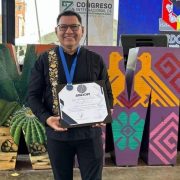 Premio al mérito académico a nivel nacional a un maestro yucateco oriundo de Izamal