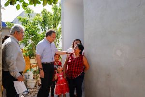 En el marco de una supervisión del programa de Mejora de Vivienda, el Alcalde, Alejandro Ruz Castro visitó a Paula, destacando que el nuevo cuarto dormitorio y baño forman parte de la estrategia "Rezago Cero".