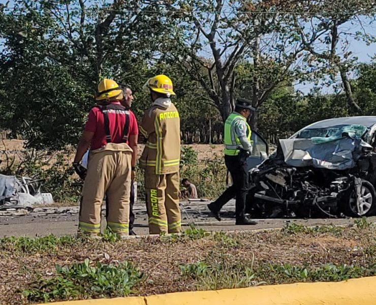 Fallecen dos personas en trágico