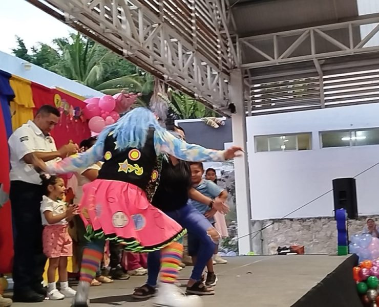 Policías de Campeche celebran