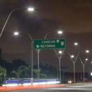 Red de empresas con socios en común acapara contratos en Cancún