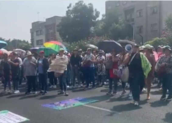 Protestas de la CNTE en Calzada de Tlalpan: Bloqueos y Exigencias por Justicia Social y Laboral