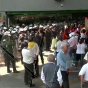 Docentes de la CNTE Exigen Mejoras Laborales en el AICM