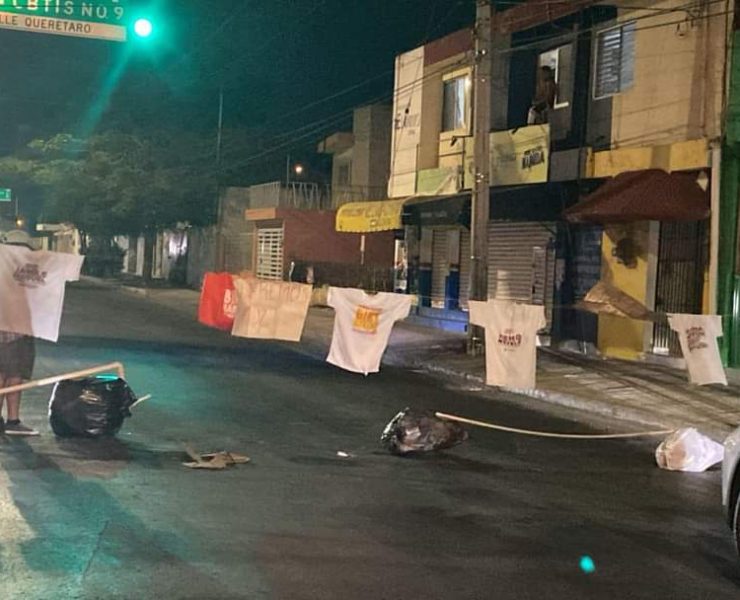 Vecinos cierran la Avenida Central