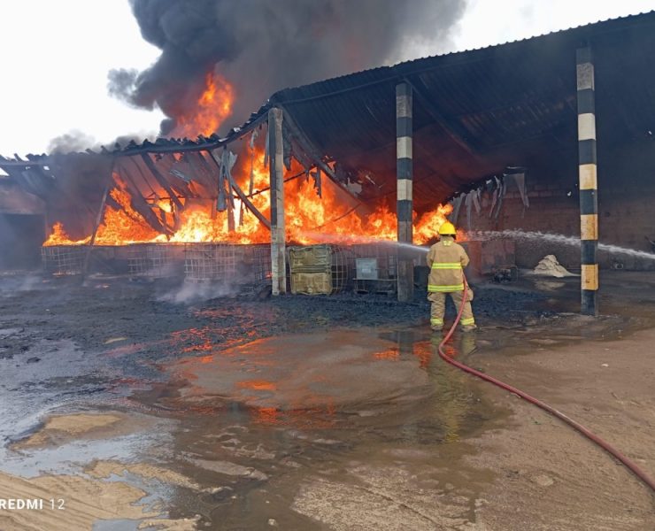 Explosión de planta de reciclaje en Cunduacán deja tres heridos