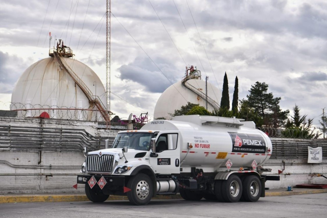 Ventas internas de gasolinas rebasan el millón de barriles diarios