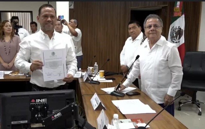 Barreda Pavón no debió recibir constancia para el Senado