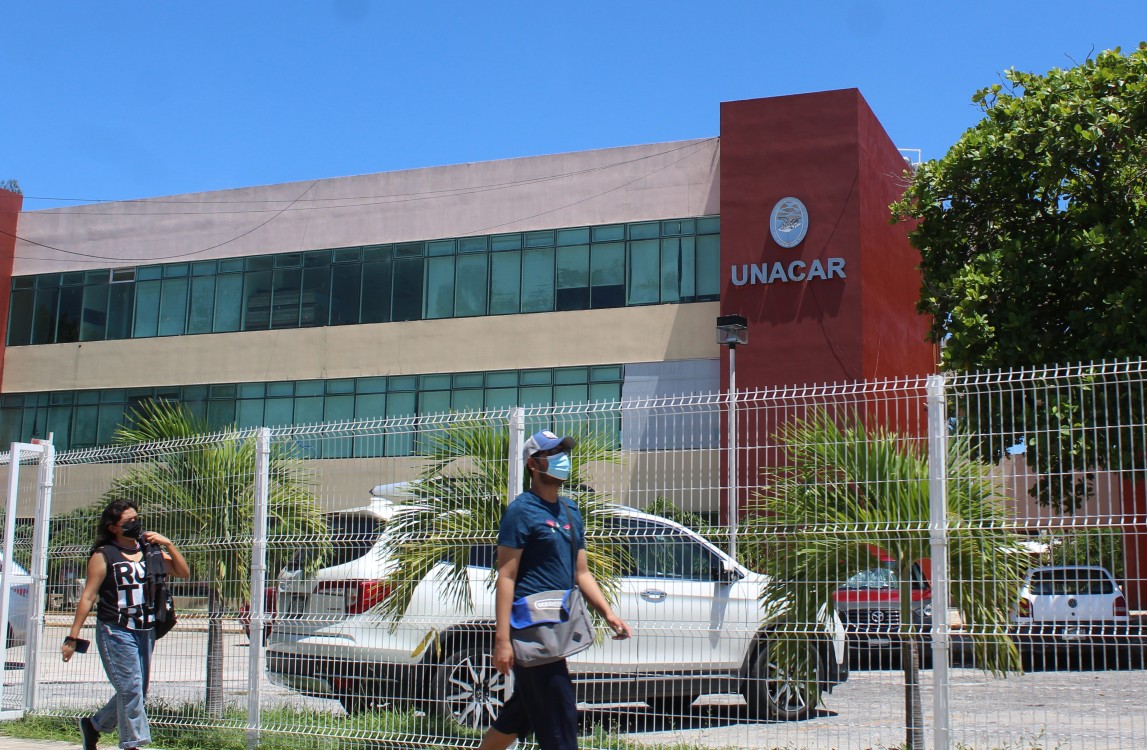 Unacar suspende clases