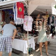 Artesanos confían con la construcción de su mercado