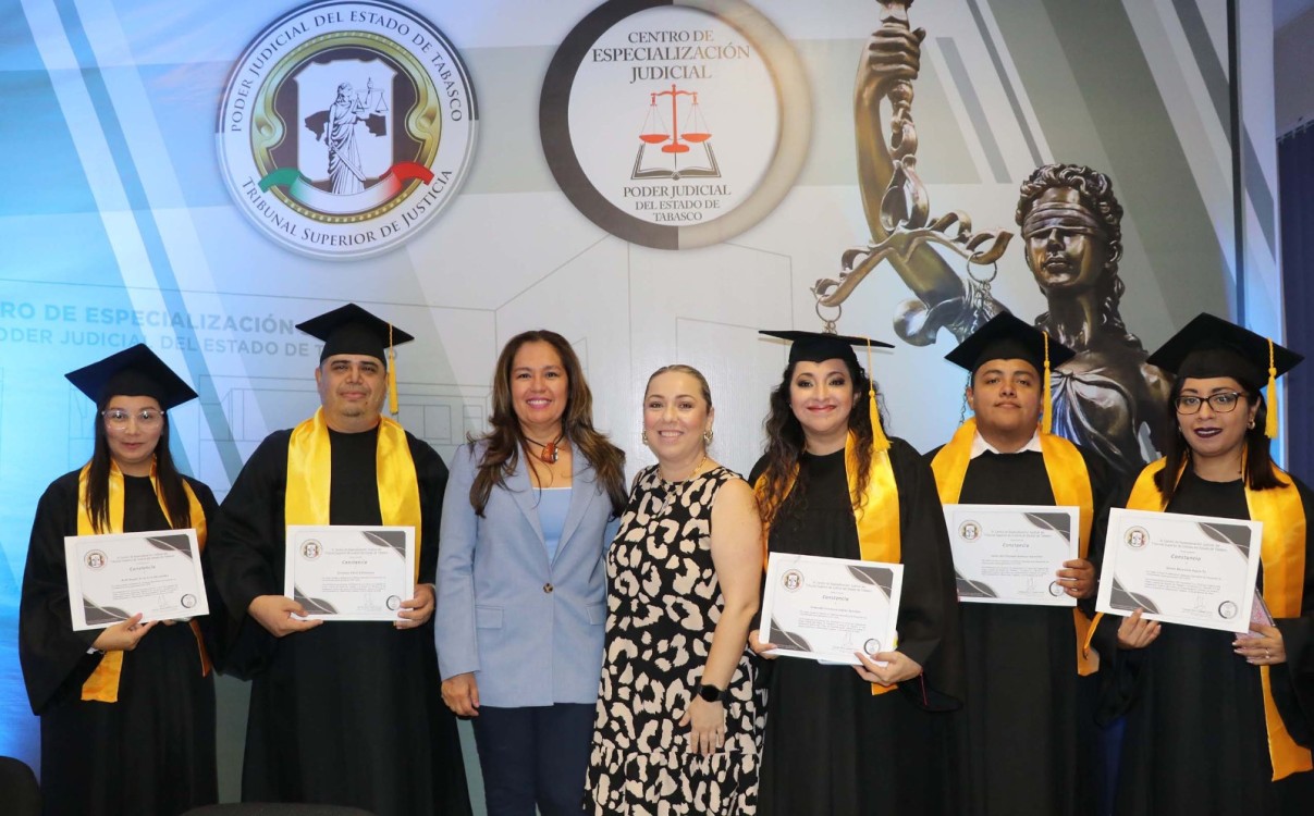 Egresan 26 nuevos especialistas en Derecho de la Escuela Judicial