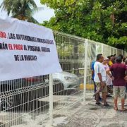 Se manifiestan jubilados de la Unacar