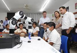 El día de hoy, el Gobernador de Yucatán, Mauricio Vila, anunció que habrá un incremento salarial para maestros yucatecos.