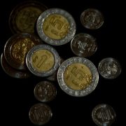 ¿Por qué perdió el peso contra el dólar hoy?