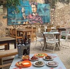 La Cantina Pipiripau, es una gran opción, para llevar a papá a disfrutar de una cervecita.