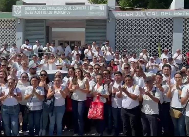 Entre las demandas del SNES se incluyen la mejora de las condiciones laborales mediante la revisión de los salarios, bonificaciones y beneficios