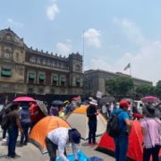 CNTE levanta plantón