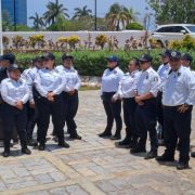 Policías solicitan ayuda ante