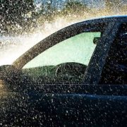 ¿Como puedo proteger mi auto de la lluvia?