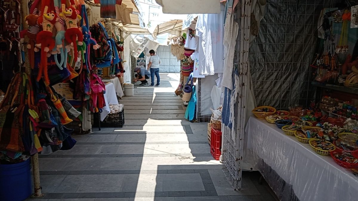 Artesanos confían con la construcción de su mercado