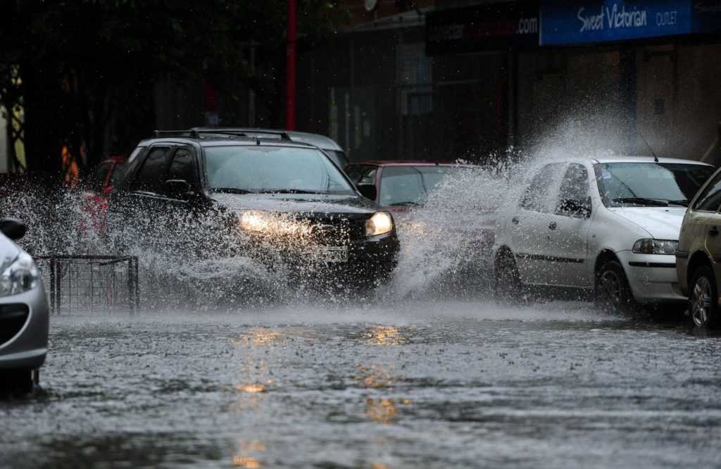 ¿Como puedo proteger mi auto de la lluvia?