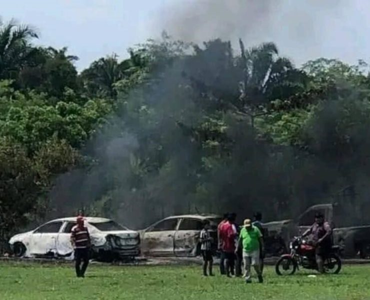 Queman tres vehículos en Cárdenas y detonan armas de fuego