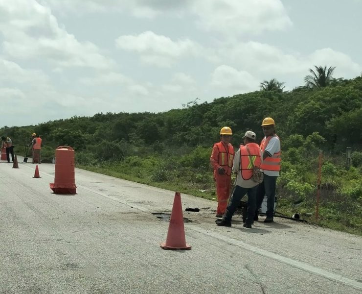 Parchan carretera de Atasta con asfalto de tercera
