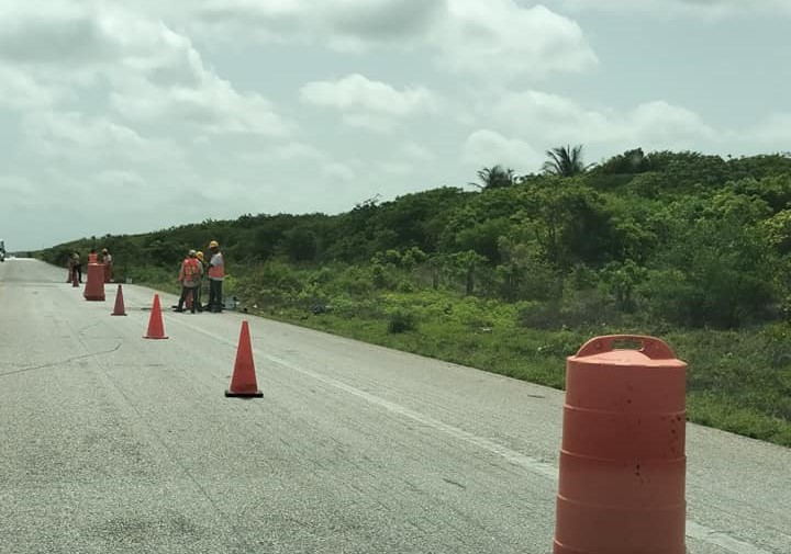 Parchan carretera de Atasta con asfalto de tercera