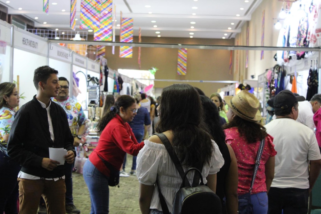 Continúa restricción de oportunidades a mujeres