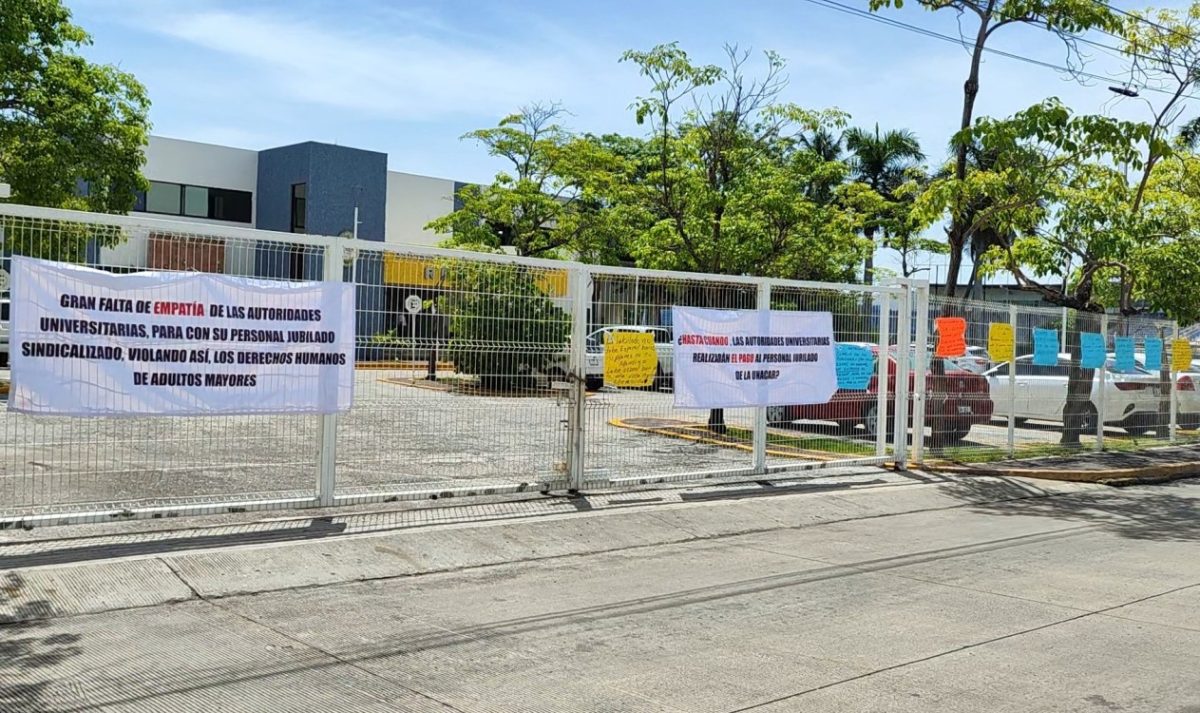 Jubilados de la Unacar se vuelven a manifestar