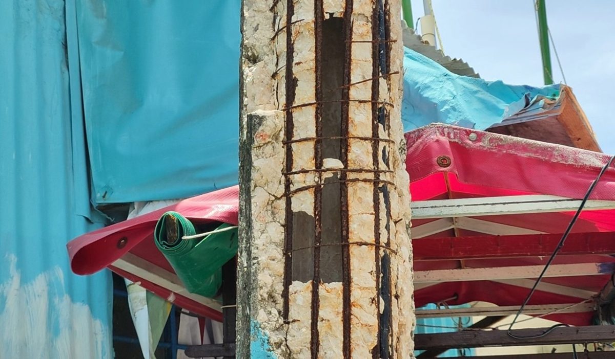 En riesgo familias de la colonia San Nicolás por poste viejo