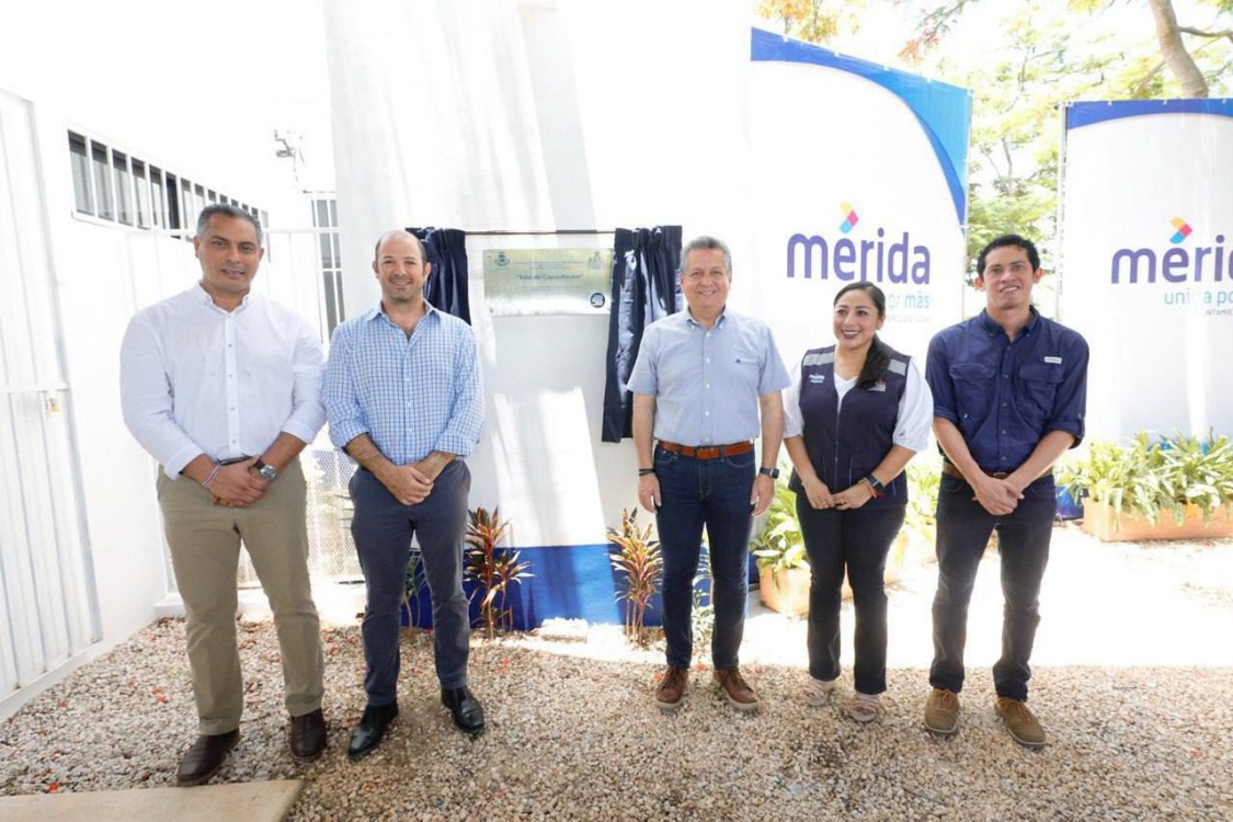 Ayuntamiento de Mérida ofrece mejores espacios para capacitación de comerciantes y locatarios