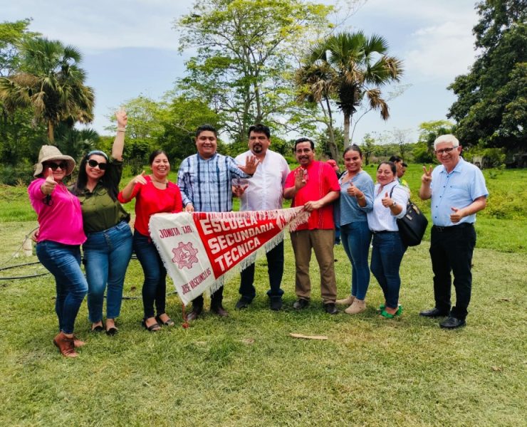 Estudiantes de UPN entregan un pozo profundo a Secundaria Técnica de Jonuta