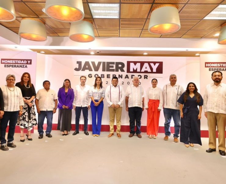 Javier May presenta su gabinete
