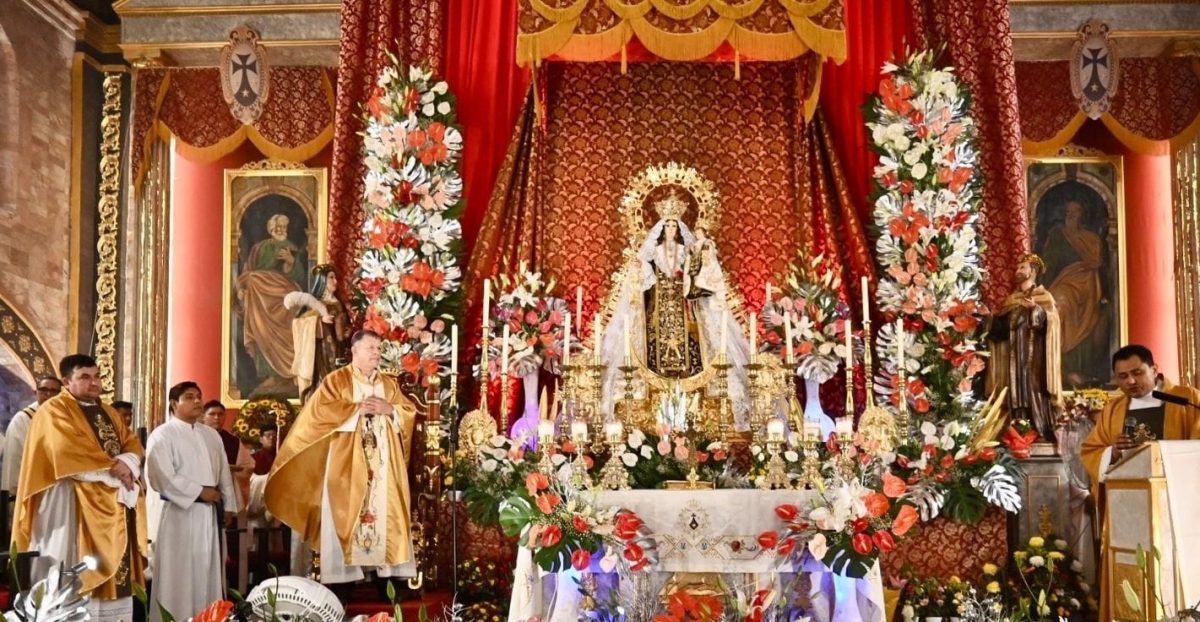 Artistas locales le cantan las mañanitas a la virgen del Carmen