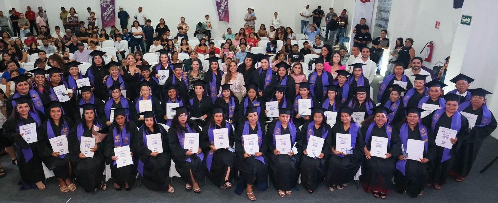 Mara Lezama celebra a la Primera Generación de Graduadas de Prepa "Mujer Es Poder"