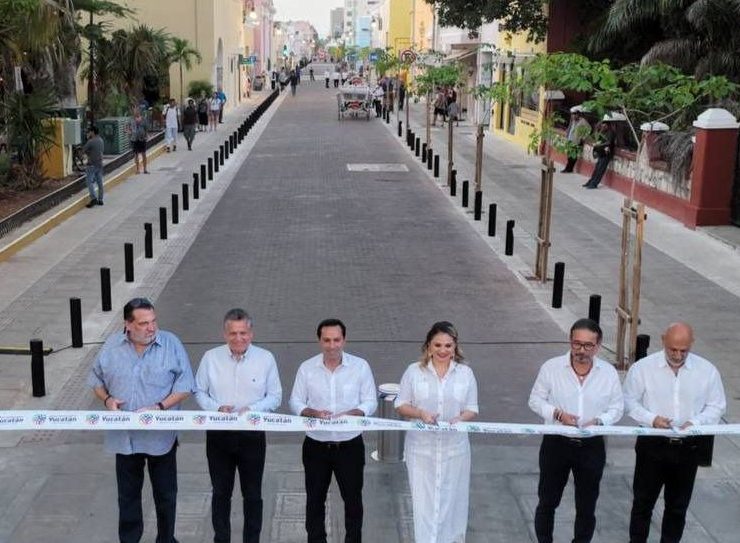 Mauricio Vila Dosal entrega el Corredor Turístico y Gastronómico de las calles 60 y 47